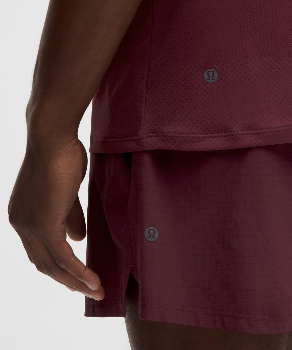 Men's Fast and Free Short-Sleeve ShirtPerforated Stripe