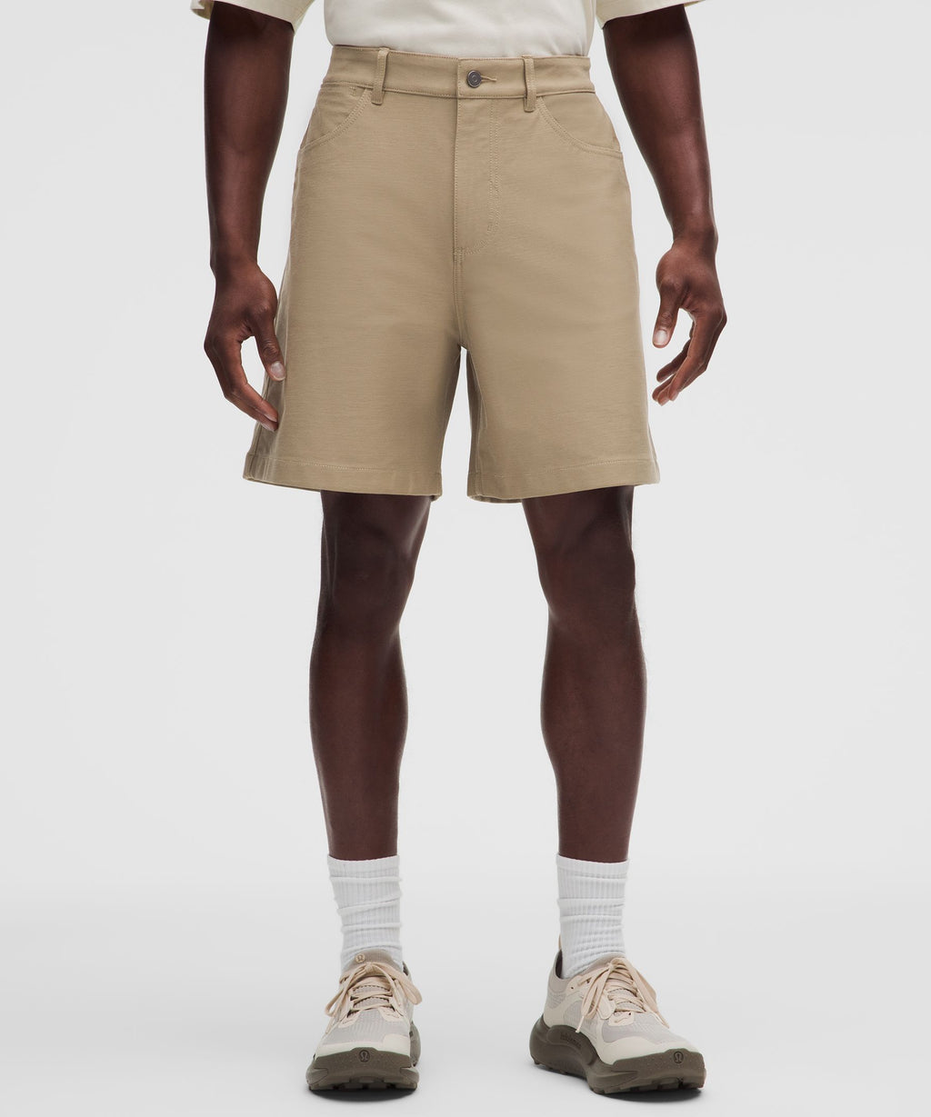 EasyFive Relaxed-Fit Short 7"