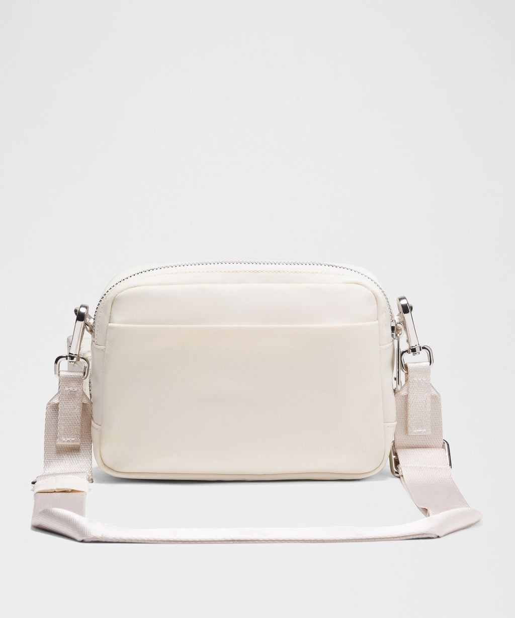 Everywhere Crossbody Bag 2LMetal Hardware