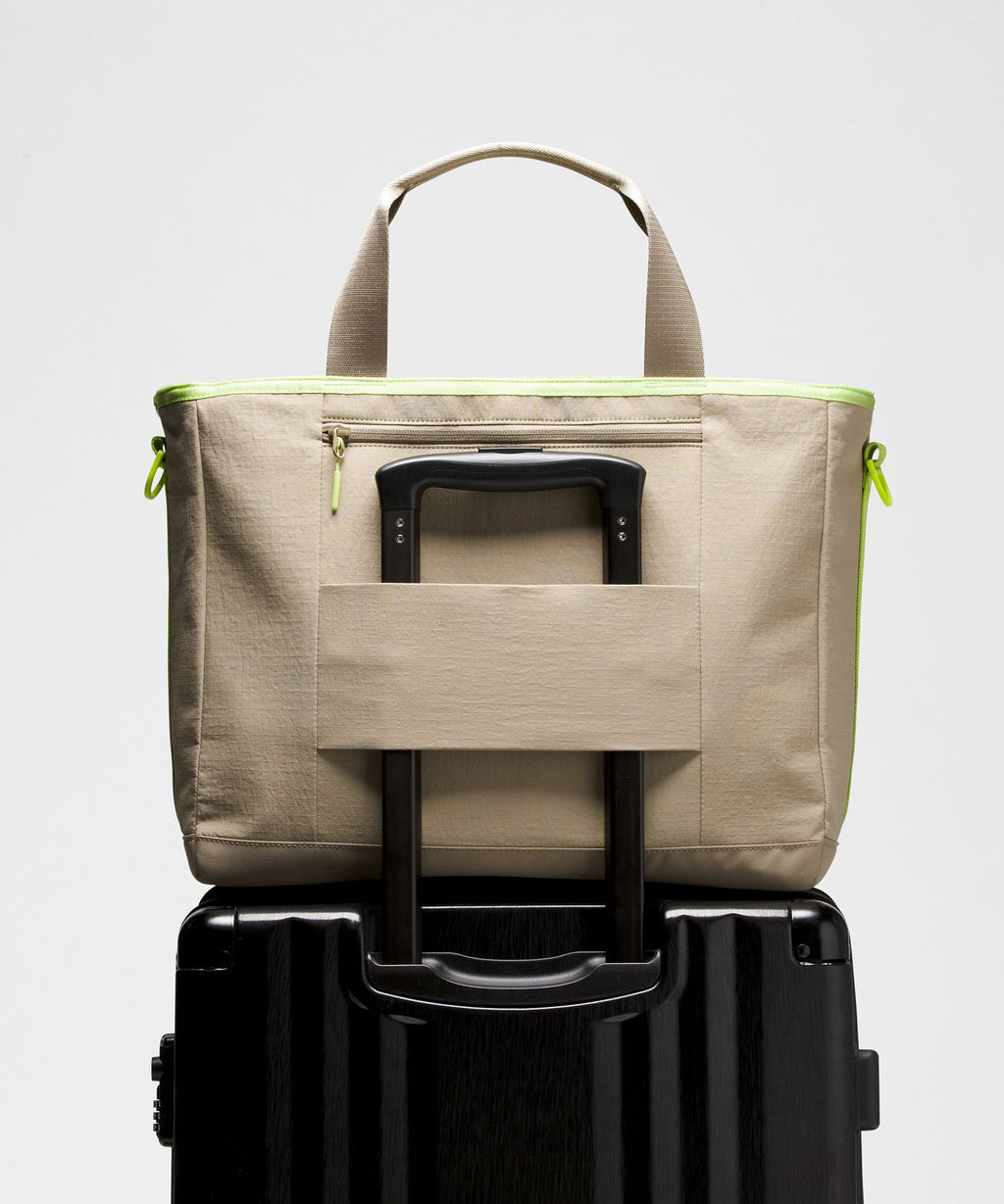 Multi-Pocket Tote Bag 19.5L