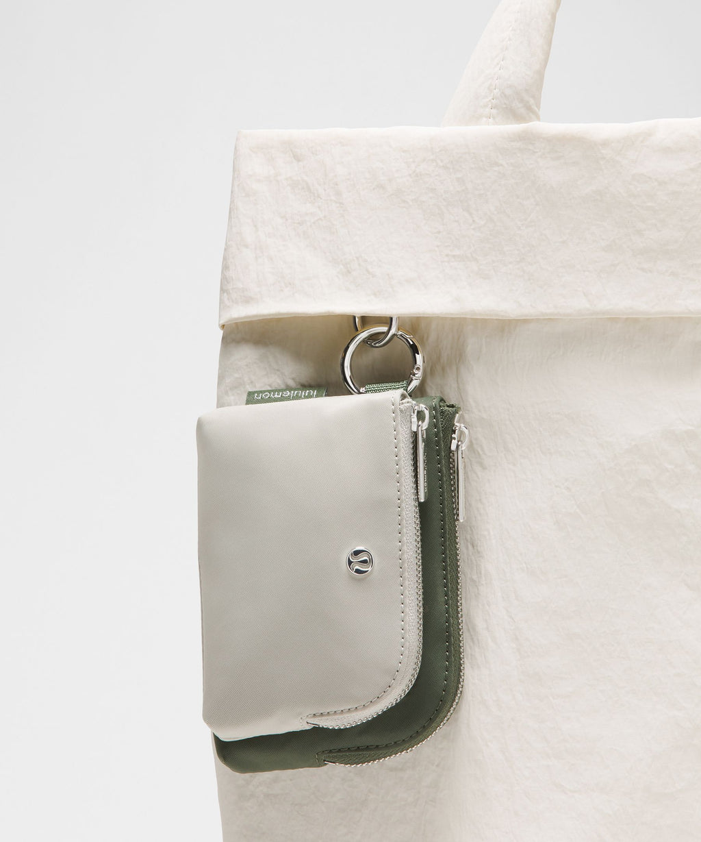 Double Zip Clippable Card Pouch