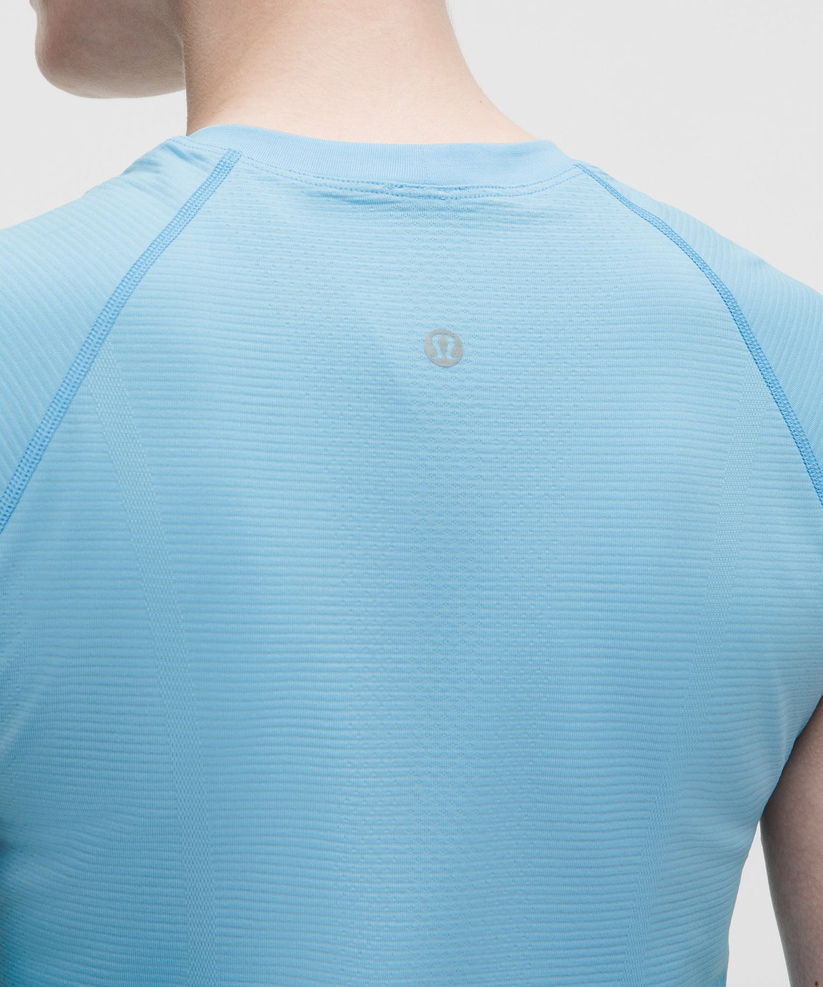 Swiftly Tech Short-Sleeve Shirt 2.0Hip Length