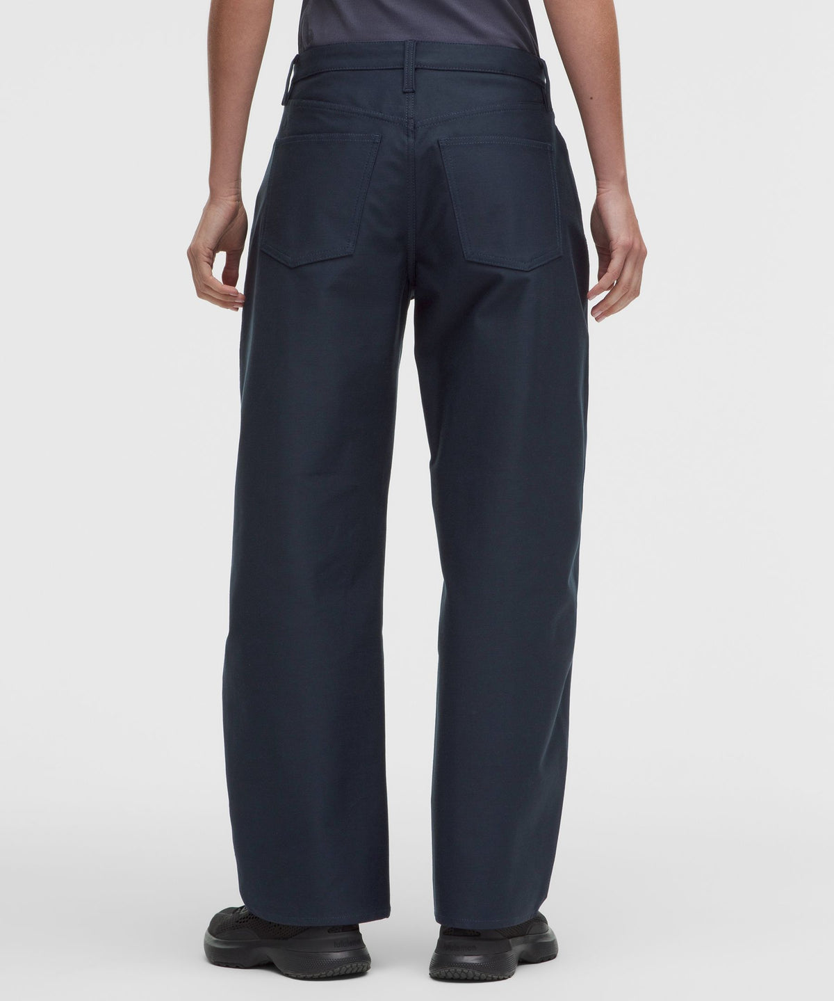 EasyFive Low-Rise Barrel-Leg PantShort