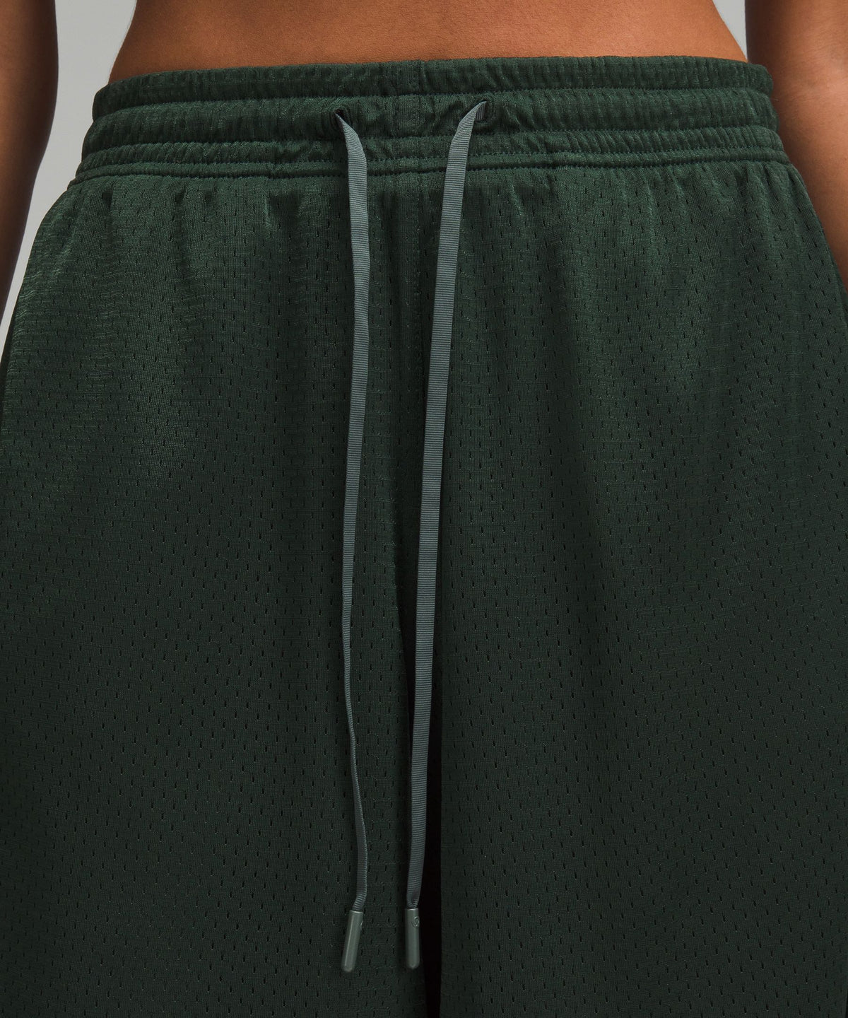 Relaxed-Fit Mesh Training Short 8"