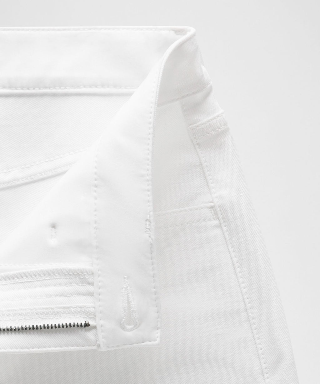 EasyFive Mid-Rise Short 4.5"