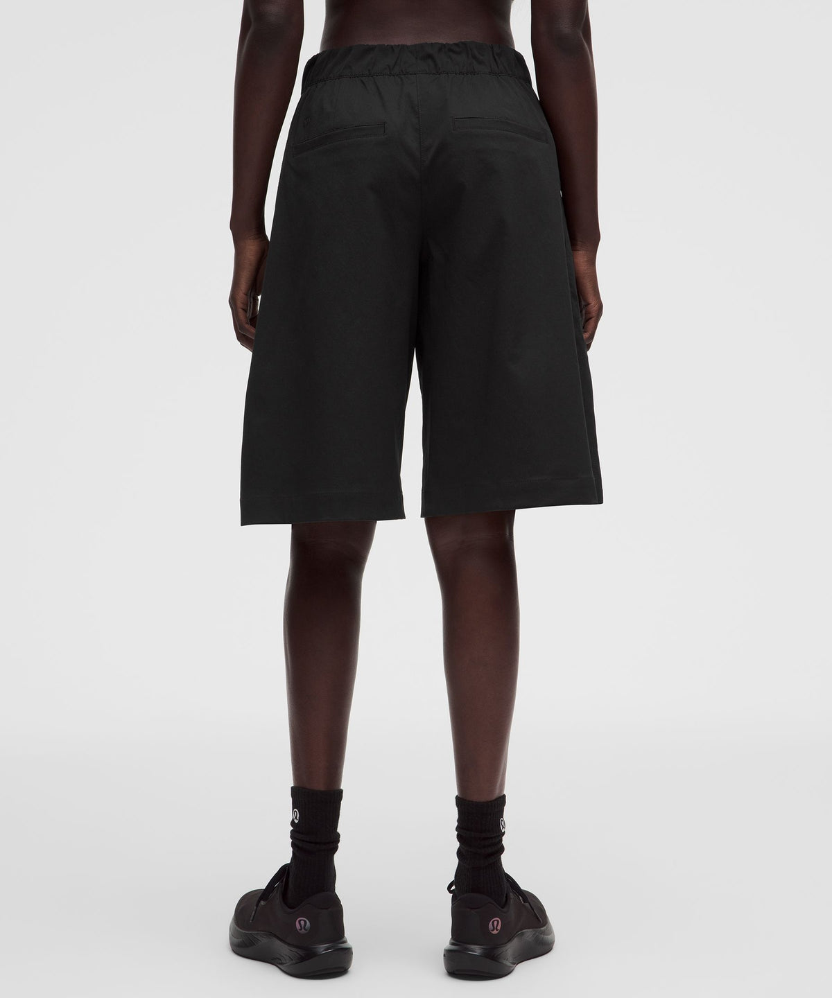 Woven Mid-Rise Bermuda Short